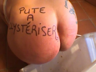 Fabienne dans pute à lavements